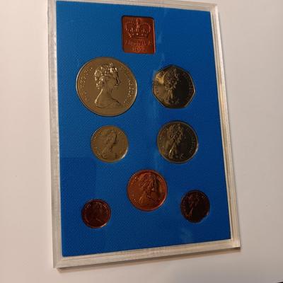 2 CANADIAN COINS PROOF SETS