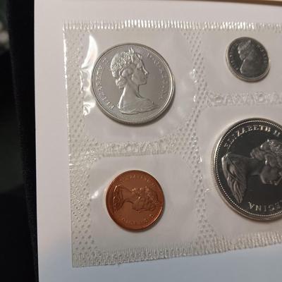 2 CANADIAN COINS PROOF SETS