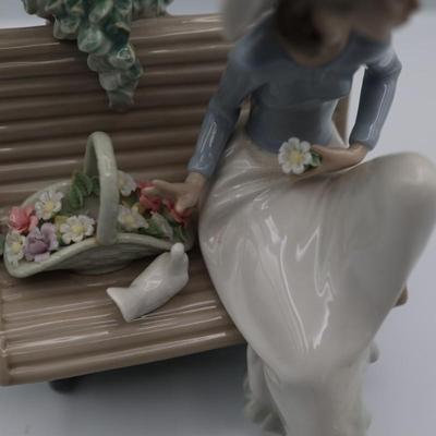 Lladro "Sunday in the Park" Lady On Bench Figurine