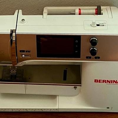 Bernina Sewing Machine 570 QE With Accessories