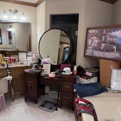 Lot 4: Vanity & Bathroom Selection
