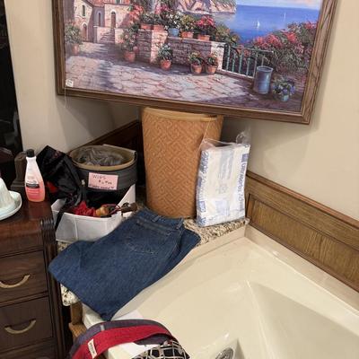 Lot 4: Vanity & Bathroom Selection