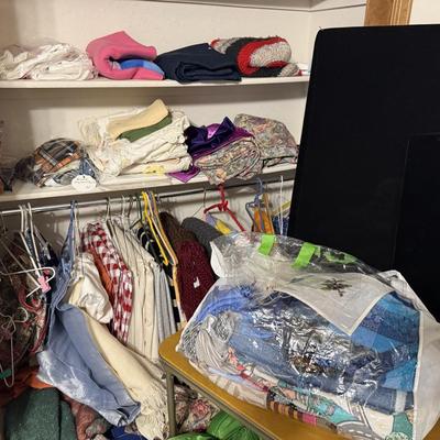 Lot 5: Beautiful Vanity, Linens & More