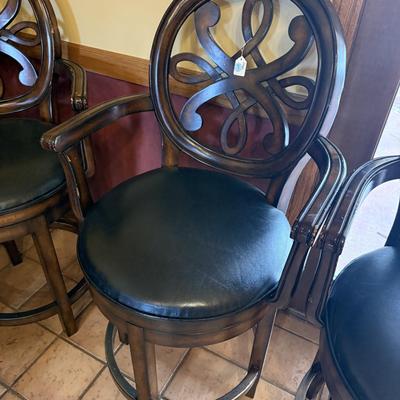 Lot 8: Swivel Bar Stools