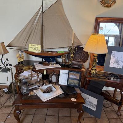 Lot 11: Amazing Yacht & More