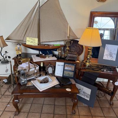 Lot 11: Amazing Yacht & More