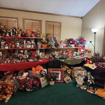 Lot 14: Holiday Selection