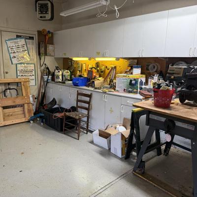 Lot 17: Garage / Far left wall selection