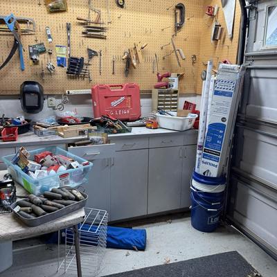 Lot 19: Garage / Tools Selection
