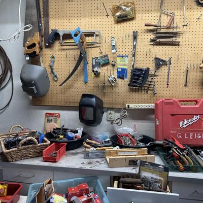 Lot 19: Garage / Tools Selection