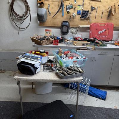 Lot 19: Garage / Tools Selection