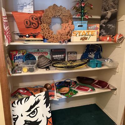 Lot 21: Art & More Hallway Selection