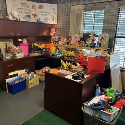 Lot 23: Kids Toys, Desk & More