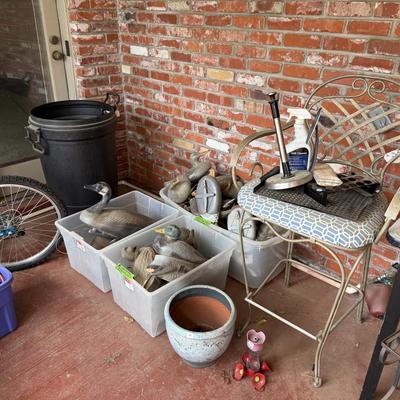 Lot 24: Patio Selection