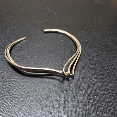 .925 marked Chevron style bracelet and sterling silver vintage Filigree Sorrento ear rings