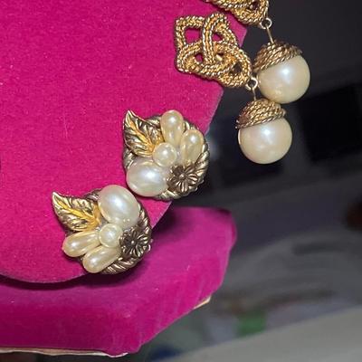 Gold pearl clip on earrings