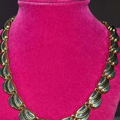 Golden toned necklace