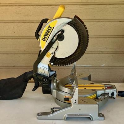 DeWalt 10 Inch Compound Miter Saw