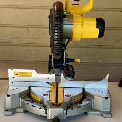 DeWalt 10 Inch Compound Miter Saw