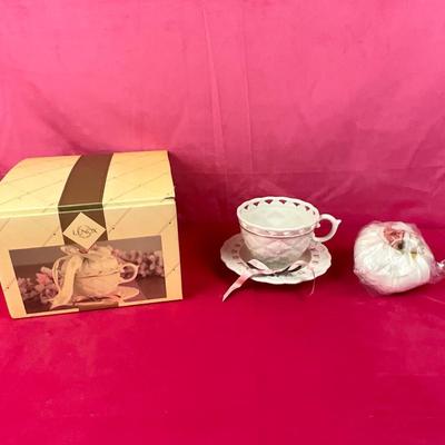 Lot A 483 Lenox “Tied with Love” Thalia Teacup & Saucer NEW