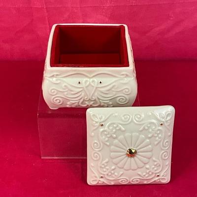 Lot A 492 Lenox American By Design Square Music Box NEW 2.75”