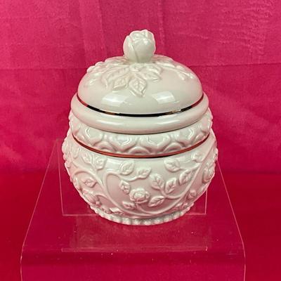 Lot 497 Lenox American by Design Carved Round Rose Dish New