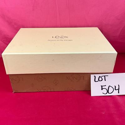 Lot A 504 Lenox Vintage PictureEternity Jewelry Box NEW