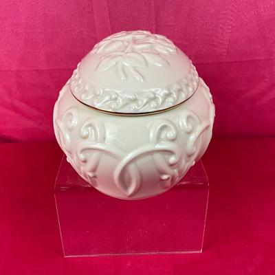 Lot A 505 Lenox Oval Beautiful Dreamer Rose Musical Jewelry Box NEW