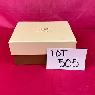 Lot A 505 Lenox Oval Beautiful Dreamer Rose Musical Jewelry Box NEW