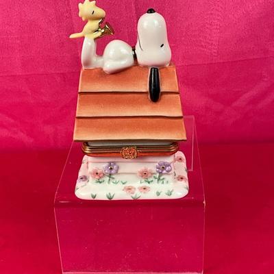 Lo A 510 Lenox “Snoozing Snoopy” Treasure Box