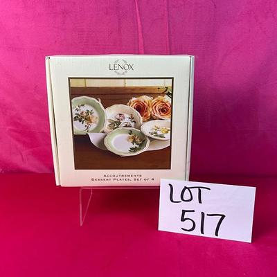 Lot A 517 Kevin Accoutrements Dessert Plate Set of 4