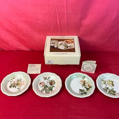 Lot A 517 Kevin Accoutrements Dessert Plate Set of 4