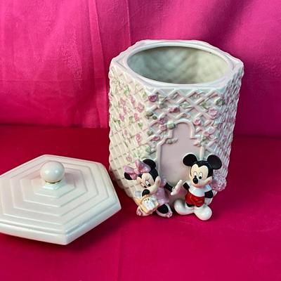 Lot A 528 Lenox Mickey & Minnie’s Garden Picnic Cookie Jar
