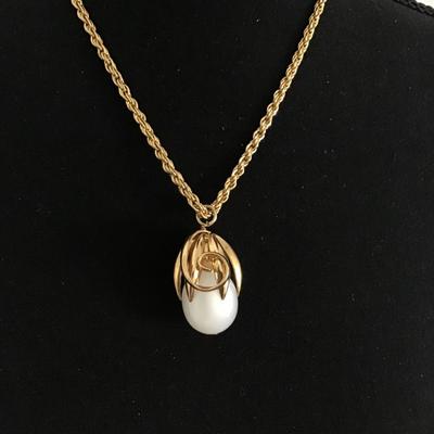 Vintage White Moon Glow Cumquat Necklace