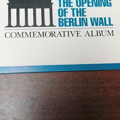 "THE OPENING OF THE BERLIN WALL" .999 SILVER MEDAL AND US HALF DOLLAR AND GERMAN COIN