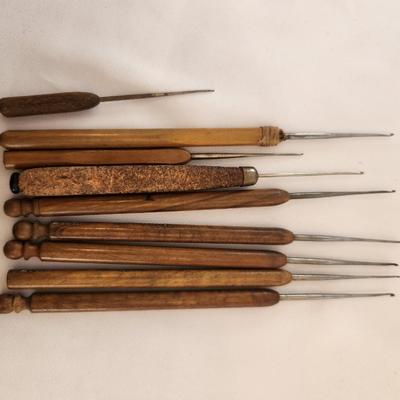 Antique Wood Handle Crochet Hooks