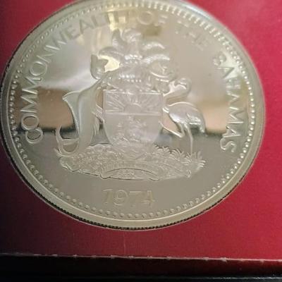 $10 INDEPENDENCE COIN W/750 GRAINS OF .925, QUEEN ELIZABETH THE CROWN MEDAL
