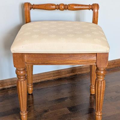 LOT 1Y: 1980s Stanley Furniture Edwardian Style Marble Top Vanity w/ Tri-Fold Mirror & Bench