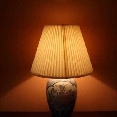Vintage Chinese Porcelain Vase Table Lamp