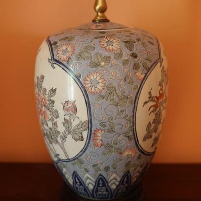 Vintage Chinese Porcelain Vase Table Lamp