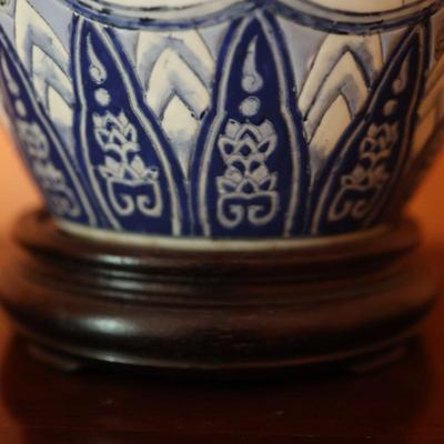 Vintage Chinese Porcelain Vase Table Lamp