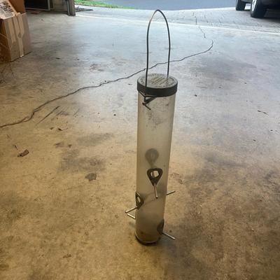 Droll Yankees Bird Feeder & Havahart Humane Trap (G-MG)