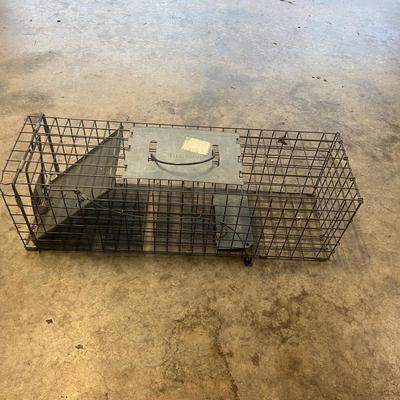 Droll Yankees Bird Feeder & Havahart Humane Trap (G-MG)
