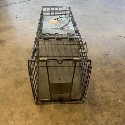 Droll Yankees Bird Feeder & Havahart Humane Trap (G-MG)