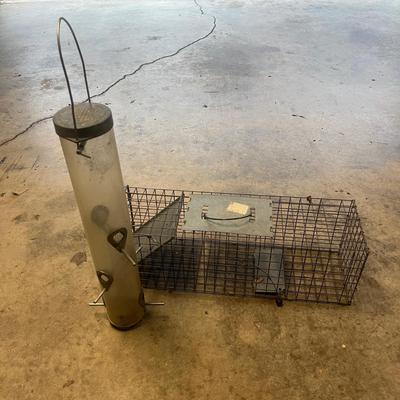 Droll Yankees Bird Feeder & Havahart Humane Trap (G-MG)