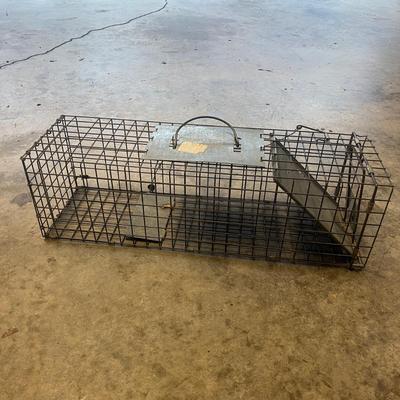 Droll Yankees Bird Feeder & Havahart Humane Trap (G-MG)