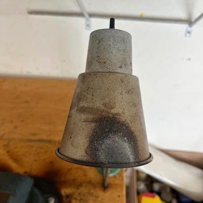 Work Bench With Light & Vise (G-MG)