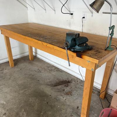 Work Bench With Light & Vise (G-MG)