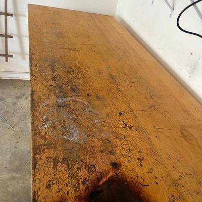 Work Bench With Light & Vise (G-MG)