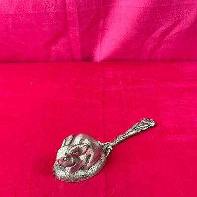 Lot B 545 Salisbury Pewter Bunny Rabbit Scoop